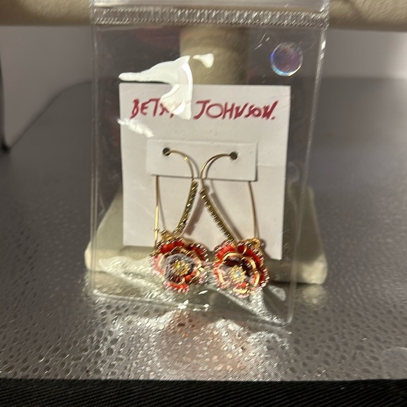 Betsy Johnson absolutely beautiful pierced earrings. The drop is 2 inches,​ - Picture 1 of 3